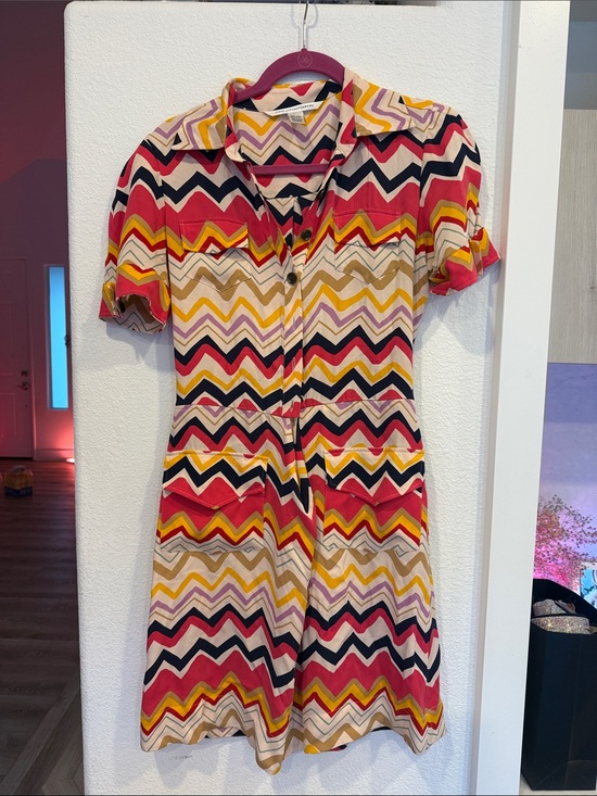 Diane Von Furstenberg Dresses & Skirts - Diane Von Furstenberg Chevron Short Sleeve Mini Dress in Red, Yellow & Black